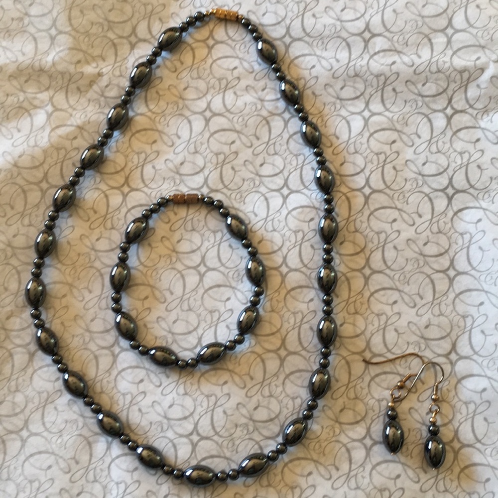 Hematite Necklace, bracelet and earrings set.